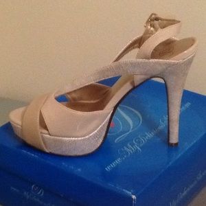 D  (MyDeliciousShoes)Strappy High Heel